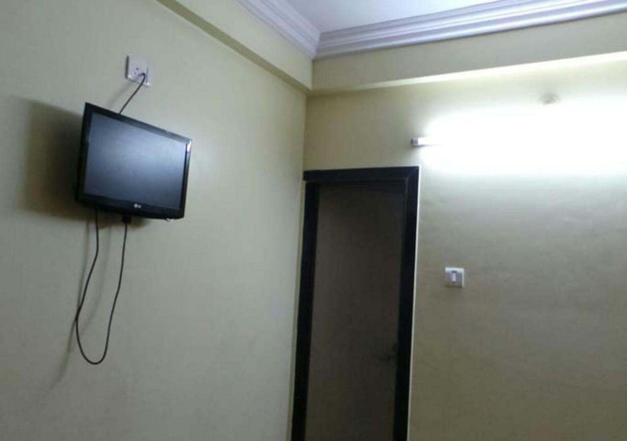 شيردي Hotel Sai Ganesh المظهر الخارجي الصورة
