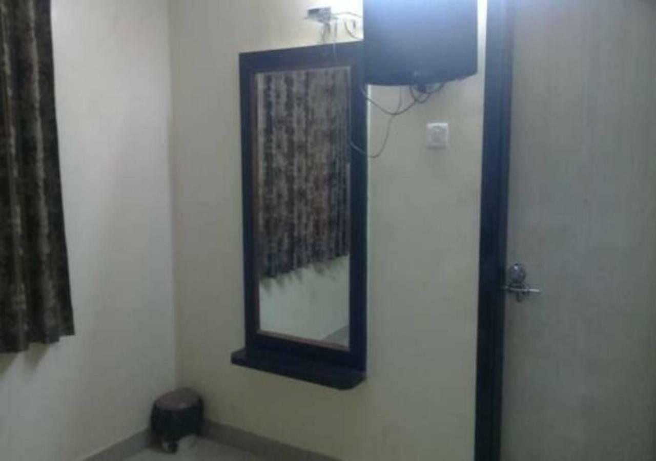 شيردي Hotel Sai Ganesh المظهر الخارجي الصورة
